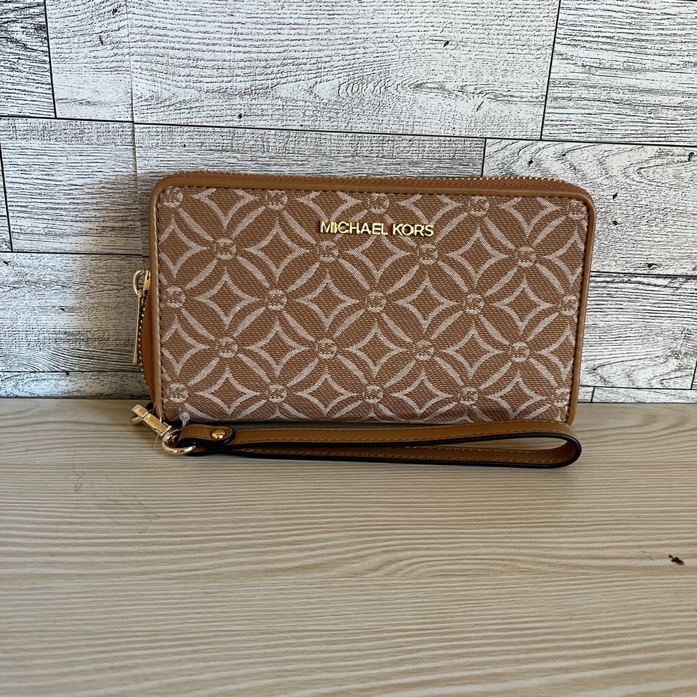 Michael Kors Deer Multi Phone Case Wallet /Wristlet